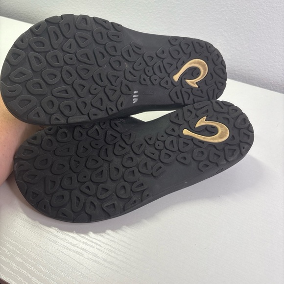 OluKai Size 8 Black Flip Flops Women’s - Picture 6 of 8
